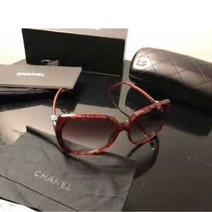 chanel 5216 sunglasses 100% auth and new